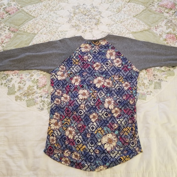 LuLaRoe Floral Jersey Size Small - Picture 2 of 4
